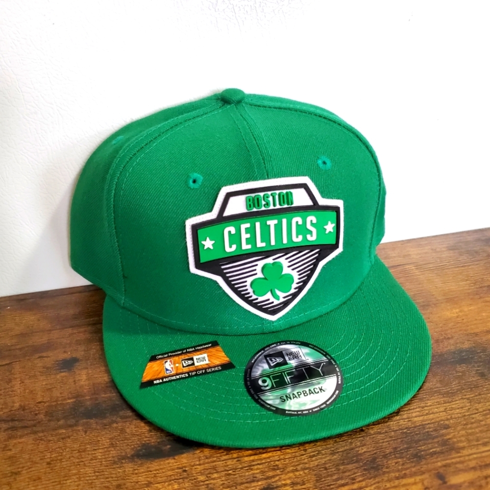 Boston Celtics New Era 59Fifty Rubber logo Tip off on Court Snapback Hat Green